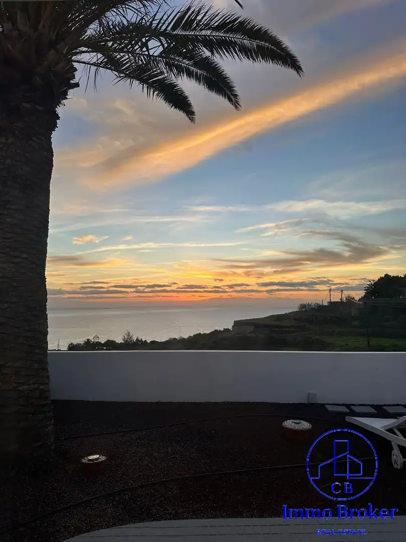 Vista exterior de Casa o chalet en venta en Candelaria con Calefacción y Jardín privado