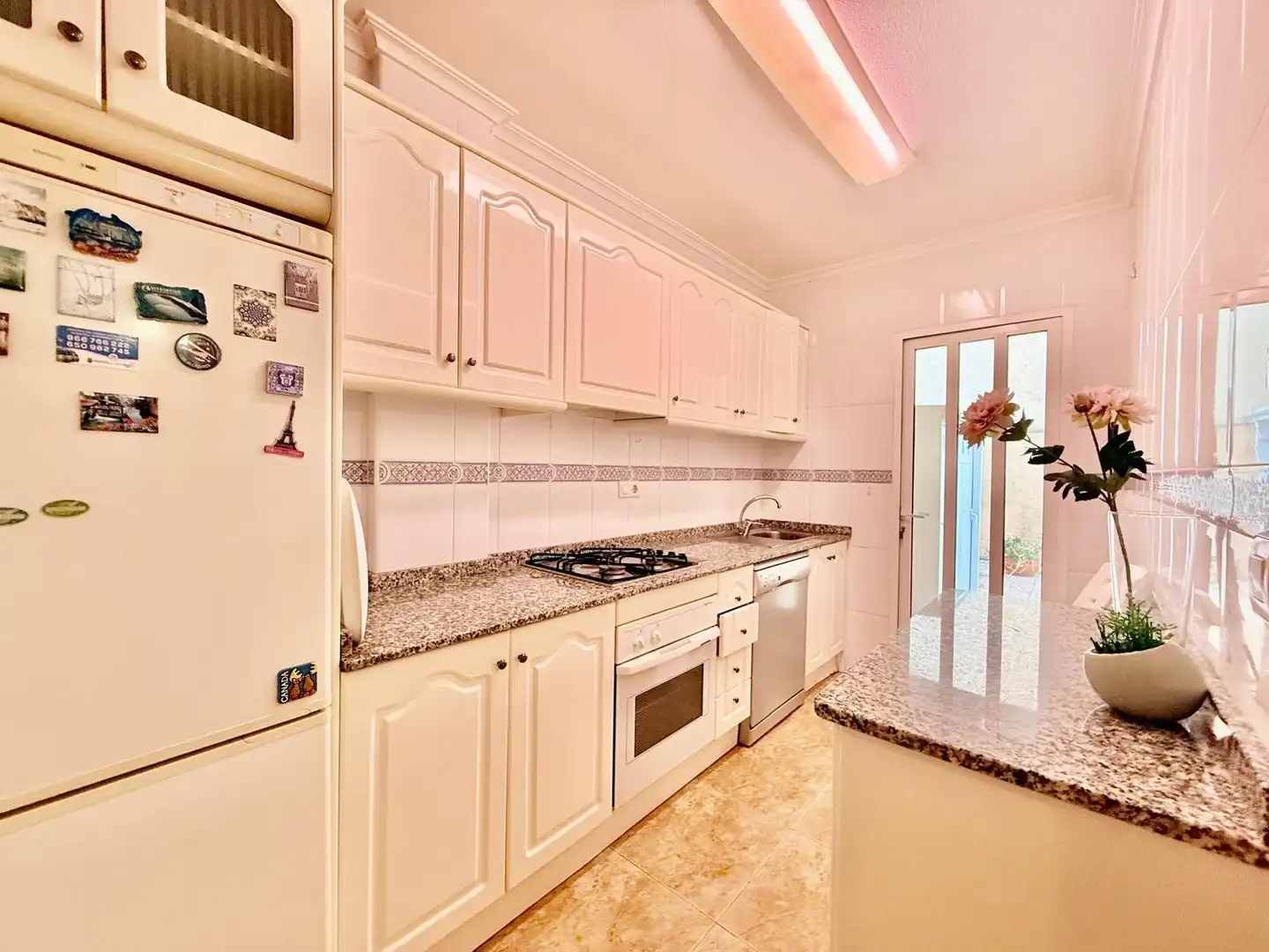 Cocina de Casa adosada en venta en Pilar de la Horadada con Aire acondicionado, Calefacción y Jardín privado