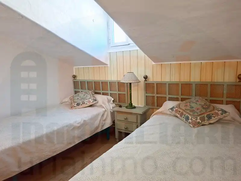 Bedroom of Attic for rent in Oviedo   with Heating, Terrace and Furnished