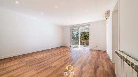 Foto 2 de Piso en venta en Calle de Argentina, Valleaguado - La Cañada, Coslada