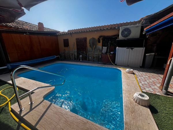 Piscina de Casa o xalet en venda en Turleque amb Aire condicionat, Calefacció i Jardí privat