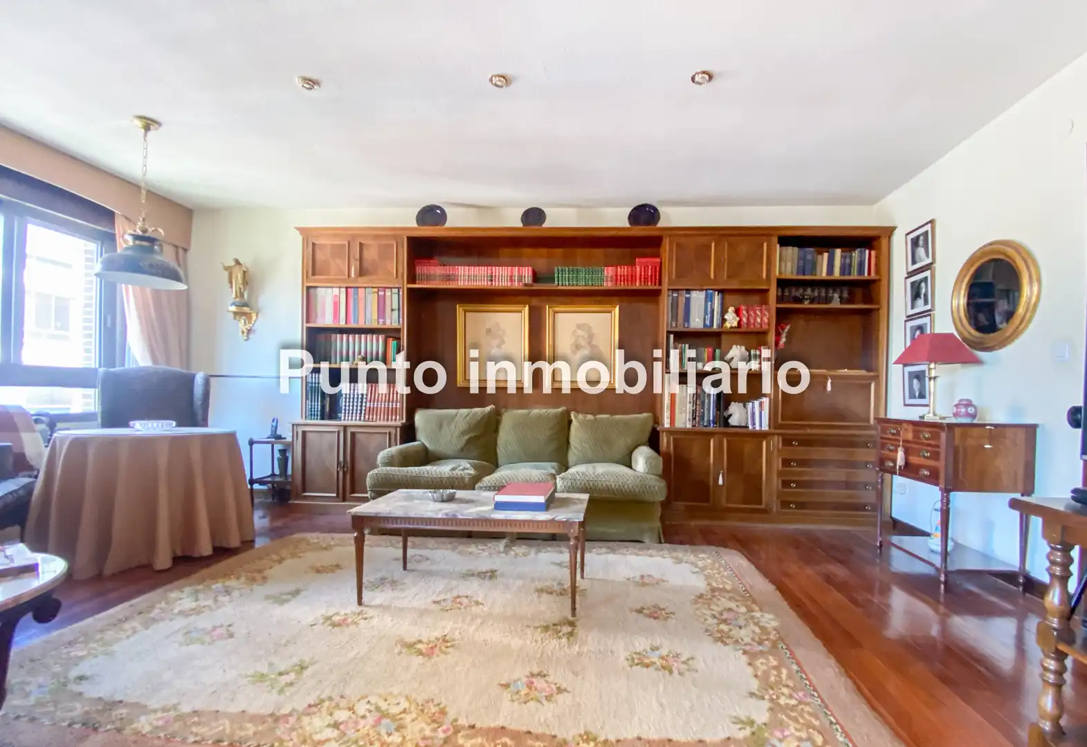 Sala d'estar de Pis en venda en Valladolid amb Calefacció, Parquet i Terrassa