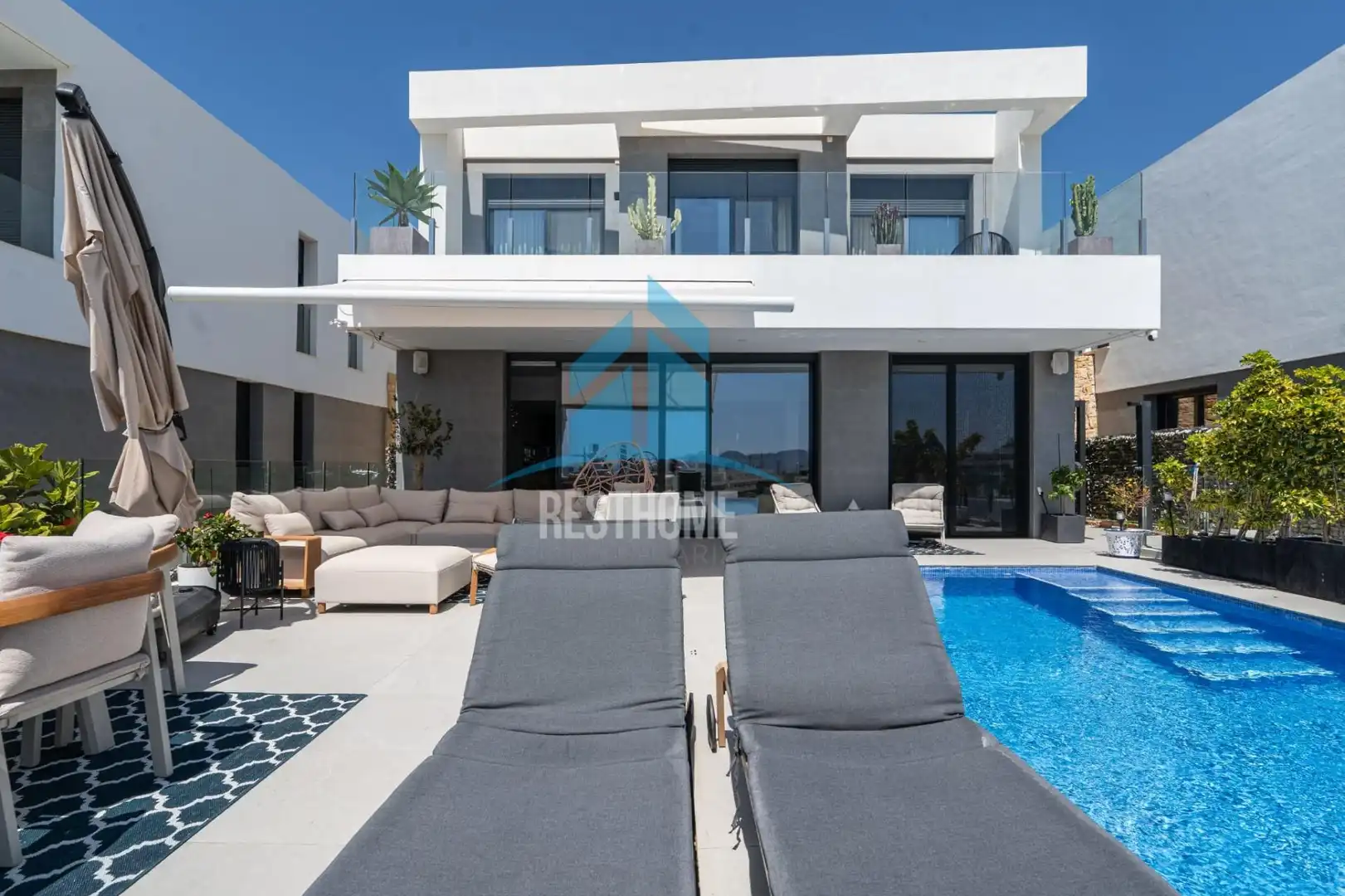 Vista exterior de Casa o xalet en venda en Finestrat amb Aire condicionat, Calefacció i Jardí privat