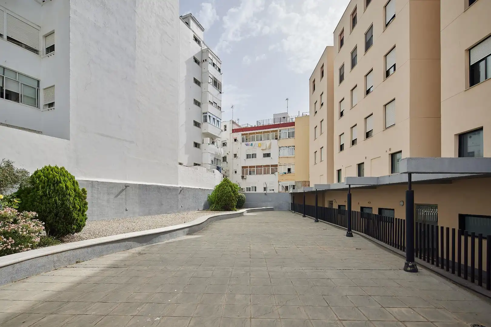 Vista exterior de Piso en venta en Cádiz con Aire acondicionado