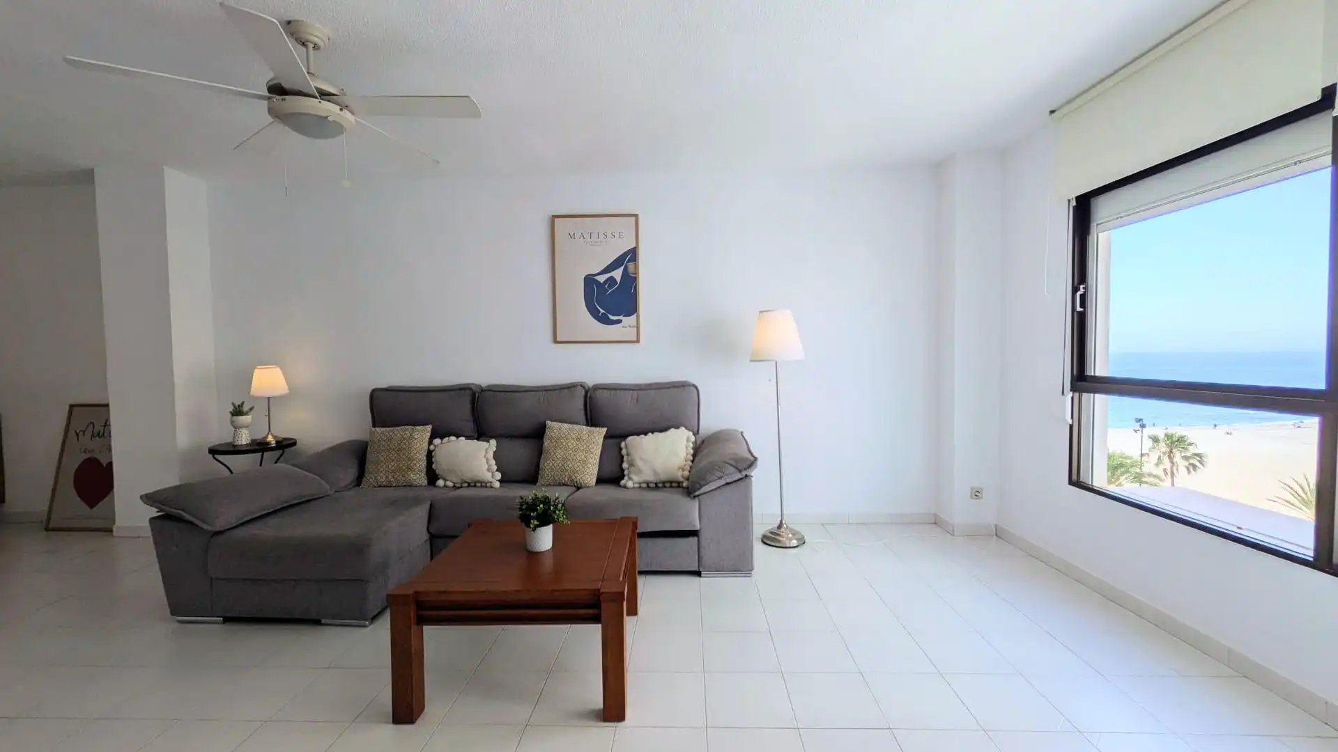 Wohnzimmer von Wohnungen zur Miete in Fuengirola mit Klimaanlage, Heizung und Privatgarten