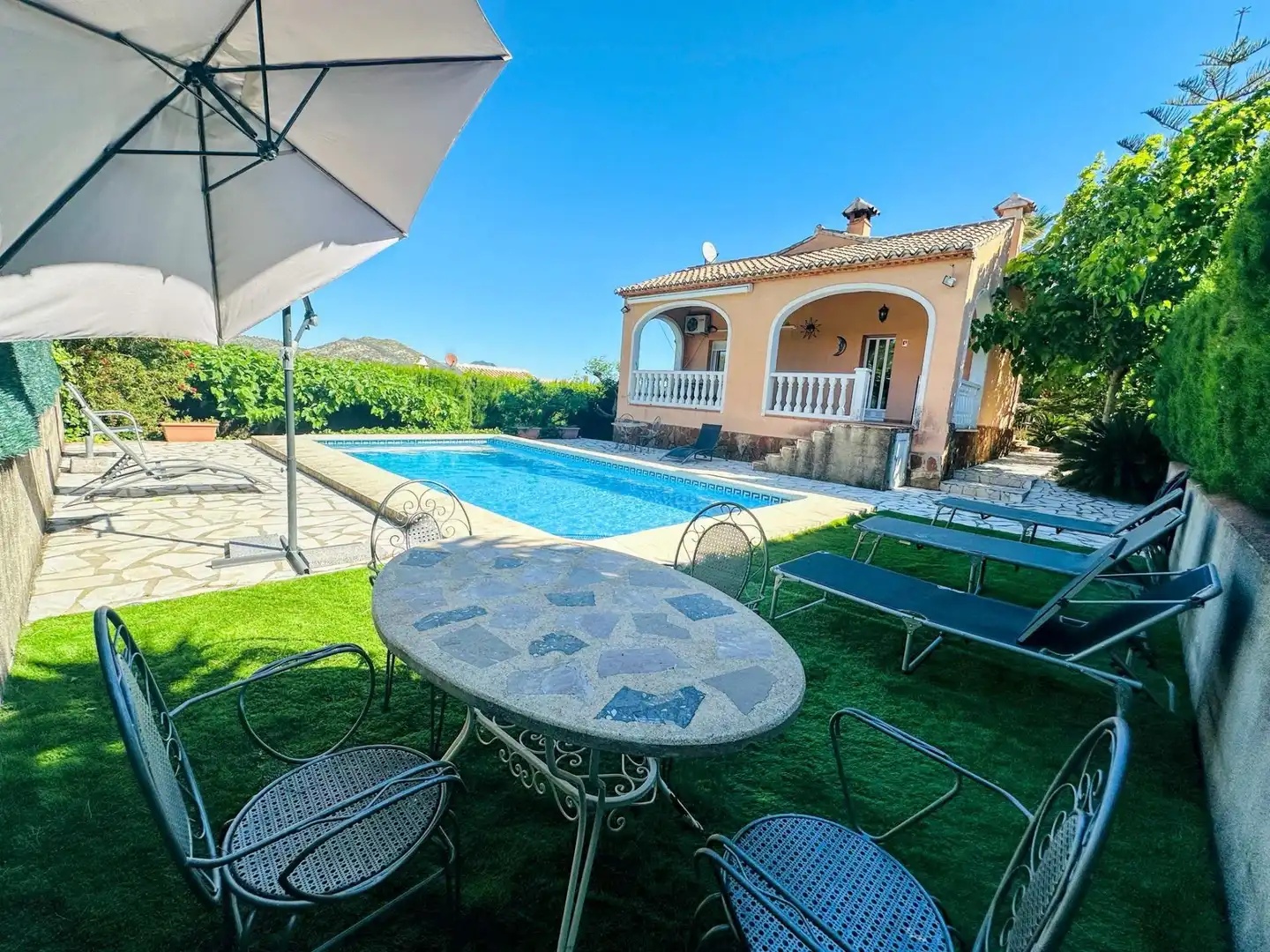 Vista exterior de Casa o chalet en venta en Ador con Aire acondicionado, Calefacción y Jardín privado