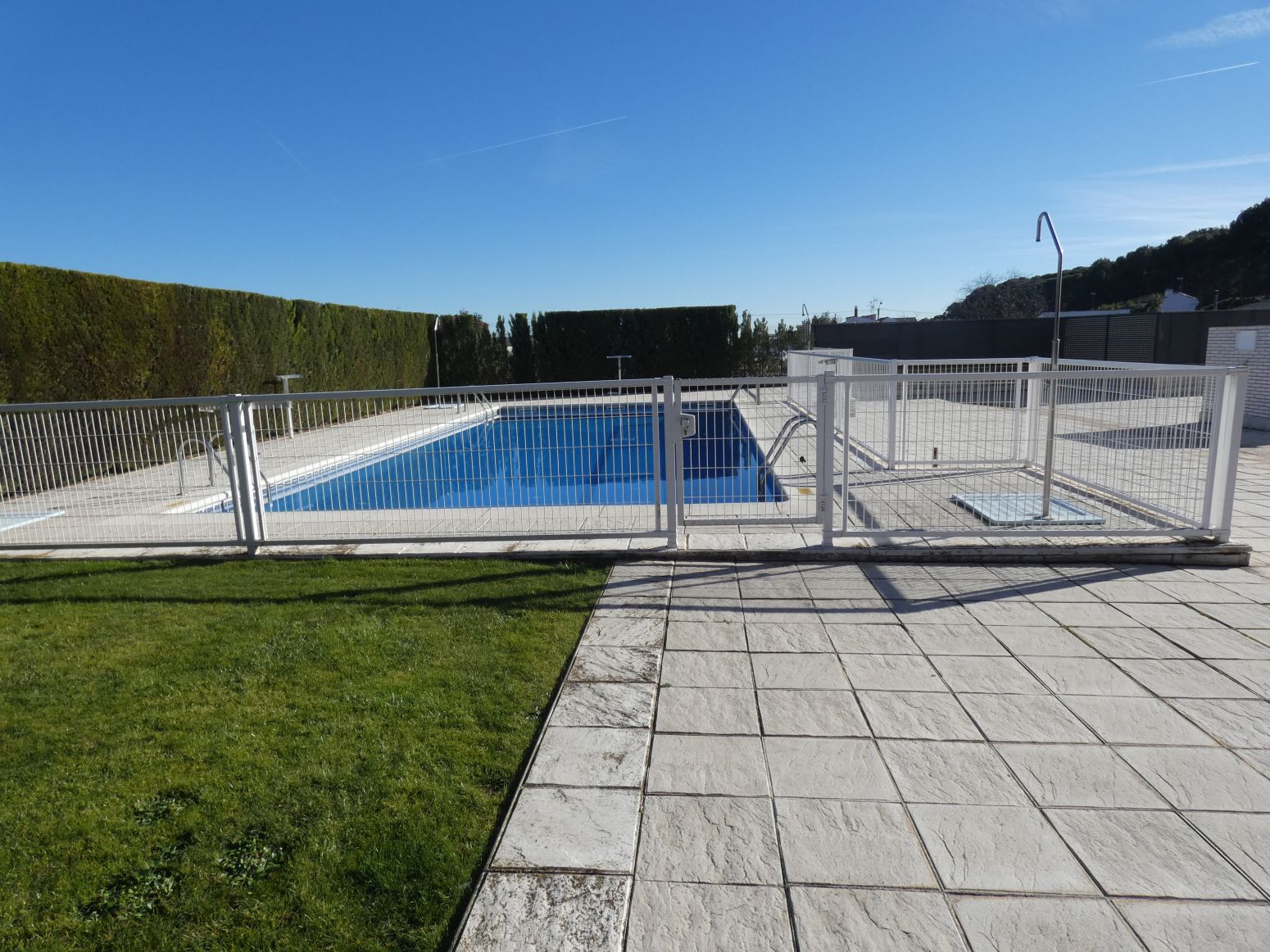 Piscina de Pis en venda en  Logroño amb Calefacció, Parquet i Traster
