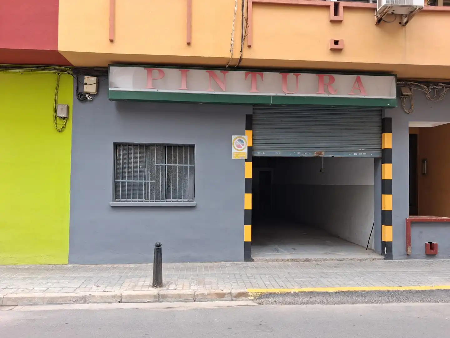 Local comercial de lloguer a Carrer Benimaclet 11