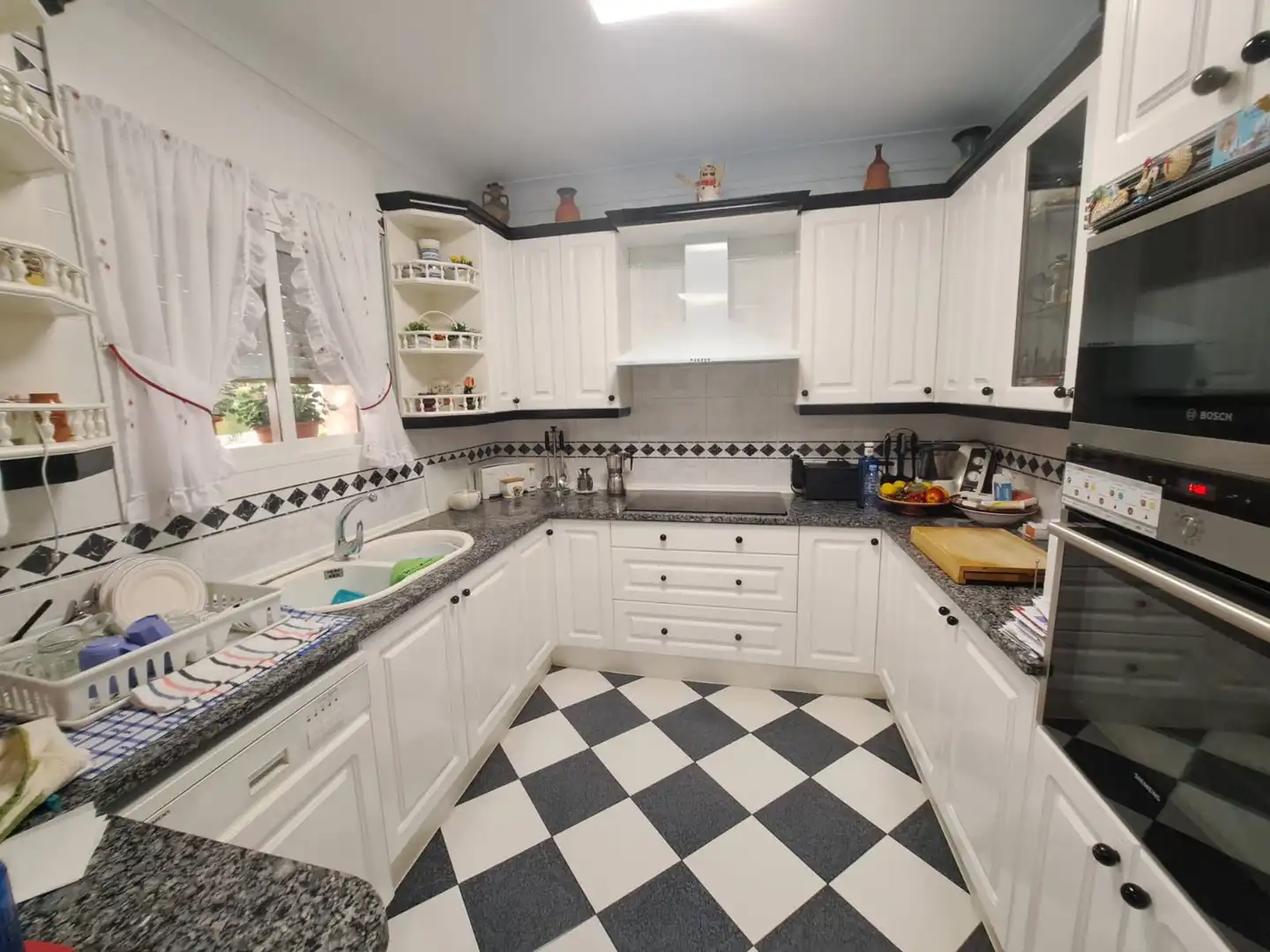 Cocina de Casa o chalet en venta en Breda con Aire acondicionado, Calefacción y Jardín privado