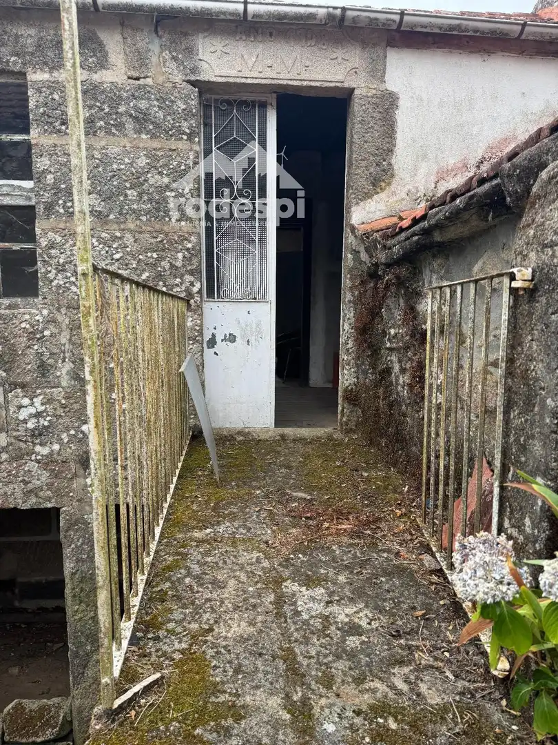 Houses for sale in Melón