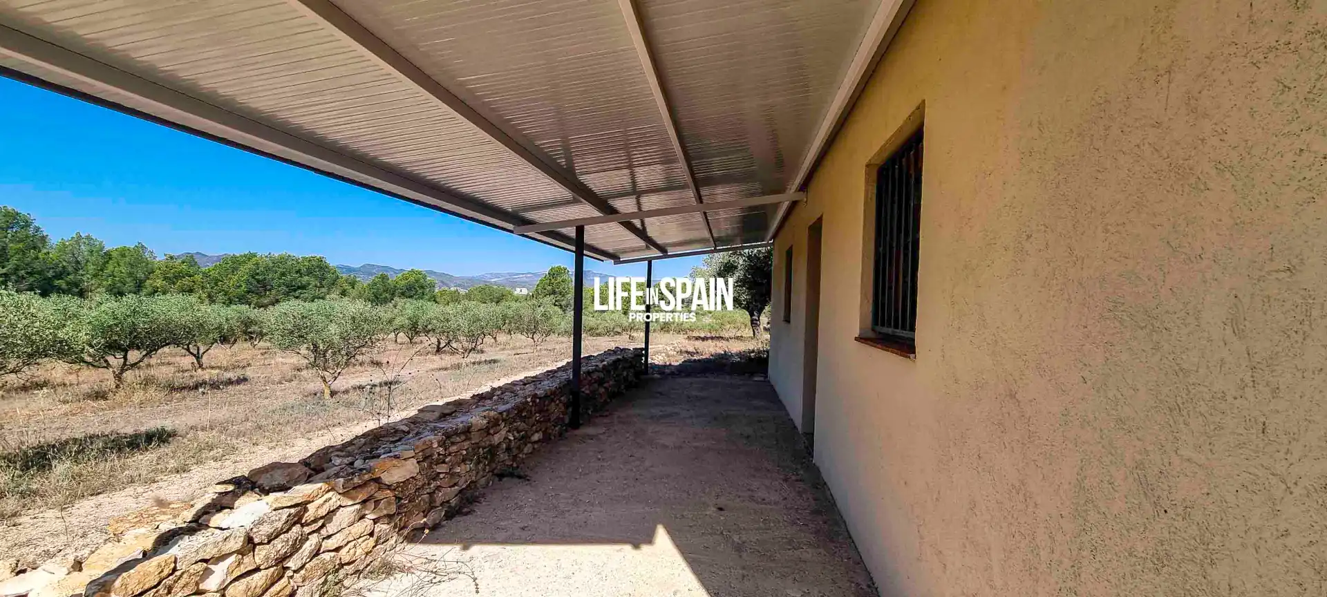 Exterior view of Country homes for sale in Ginestar