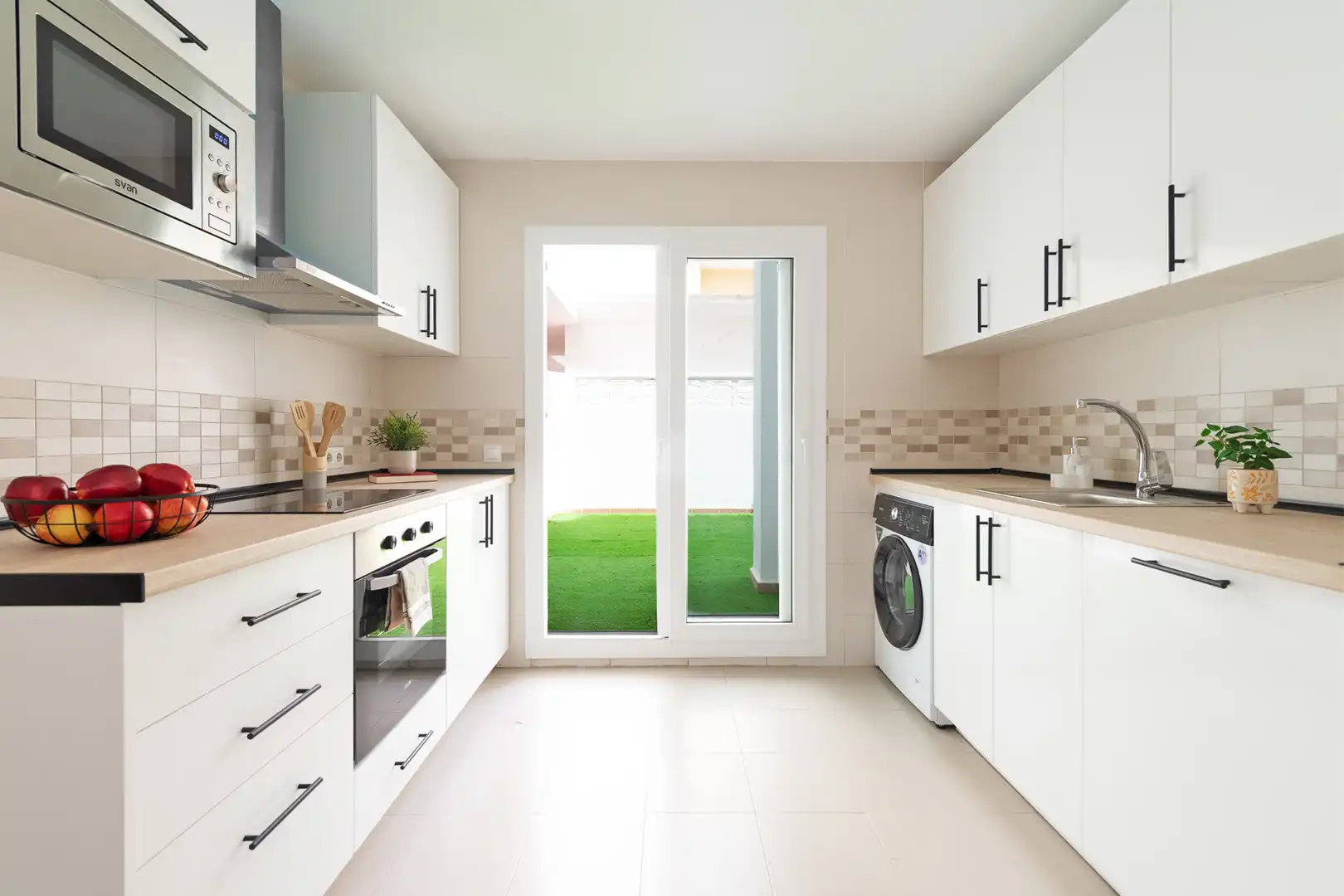 Cocina de Piso en venta en Estepona con Amueblado, Lavadora y Microondas