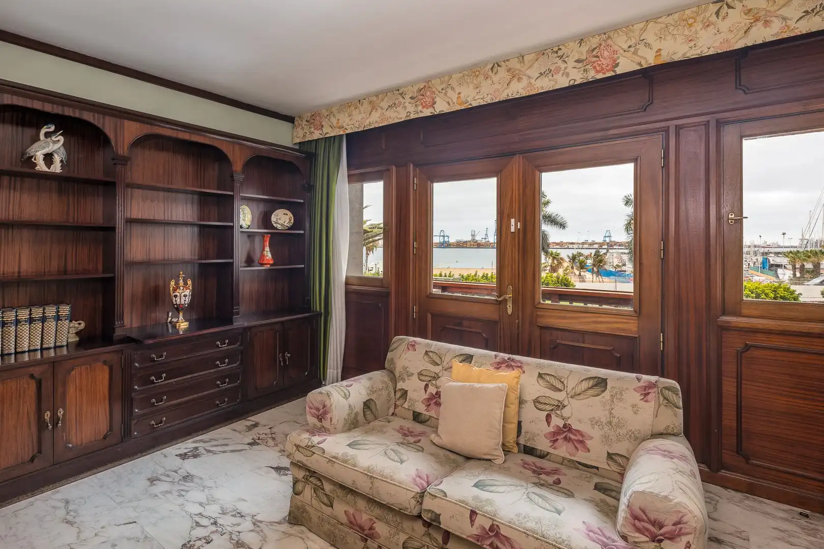 Sala d'estar de Casa o xalet en venda en Las Palmas de Gran Canaria amb Aire condicionat, Jardí privat i Terrassa