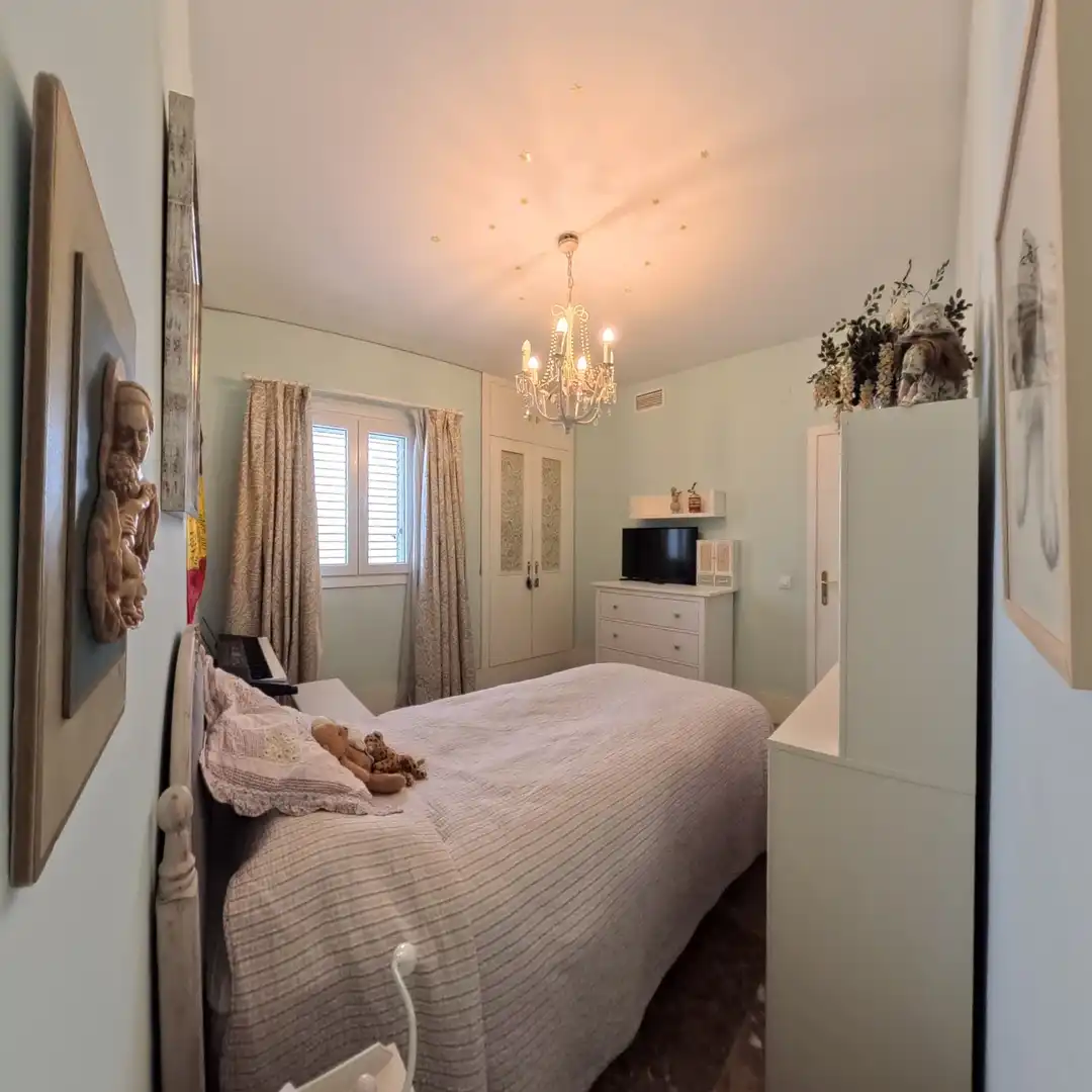 Habitación de Piso en venta en Sevilla con Aire acondicionado, Calefacción y Trastero