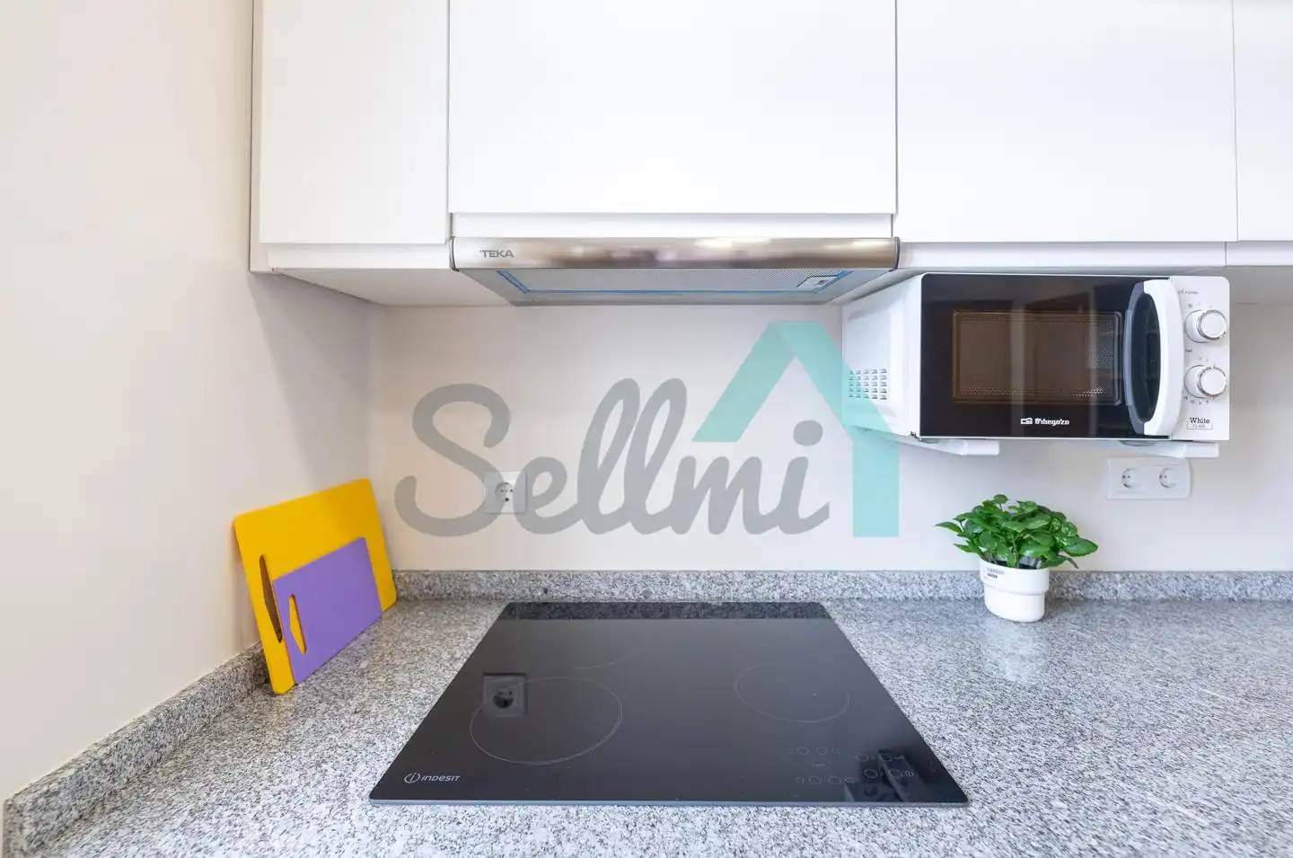 Cocina de Piso de alquiler en Oviedo  con Calefacción, Terraza y Amueblado