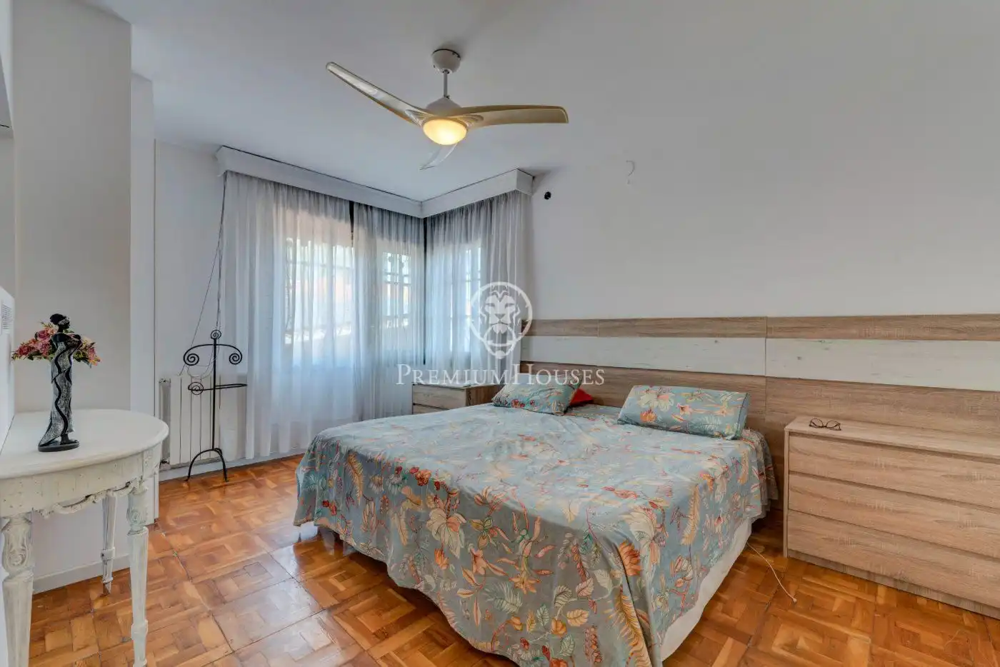 Bedroom of Houses for sale in Vilanova i la Geltrú  with Air Conditioner, Heating and Private garden