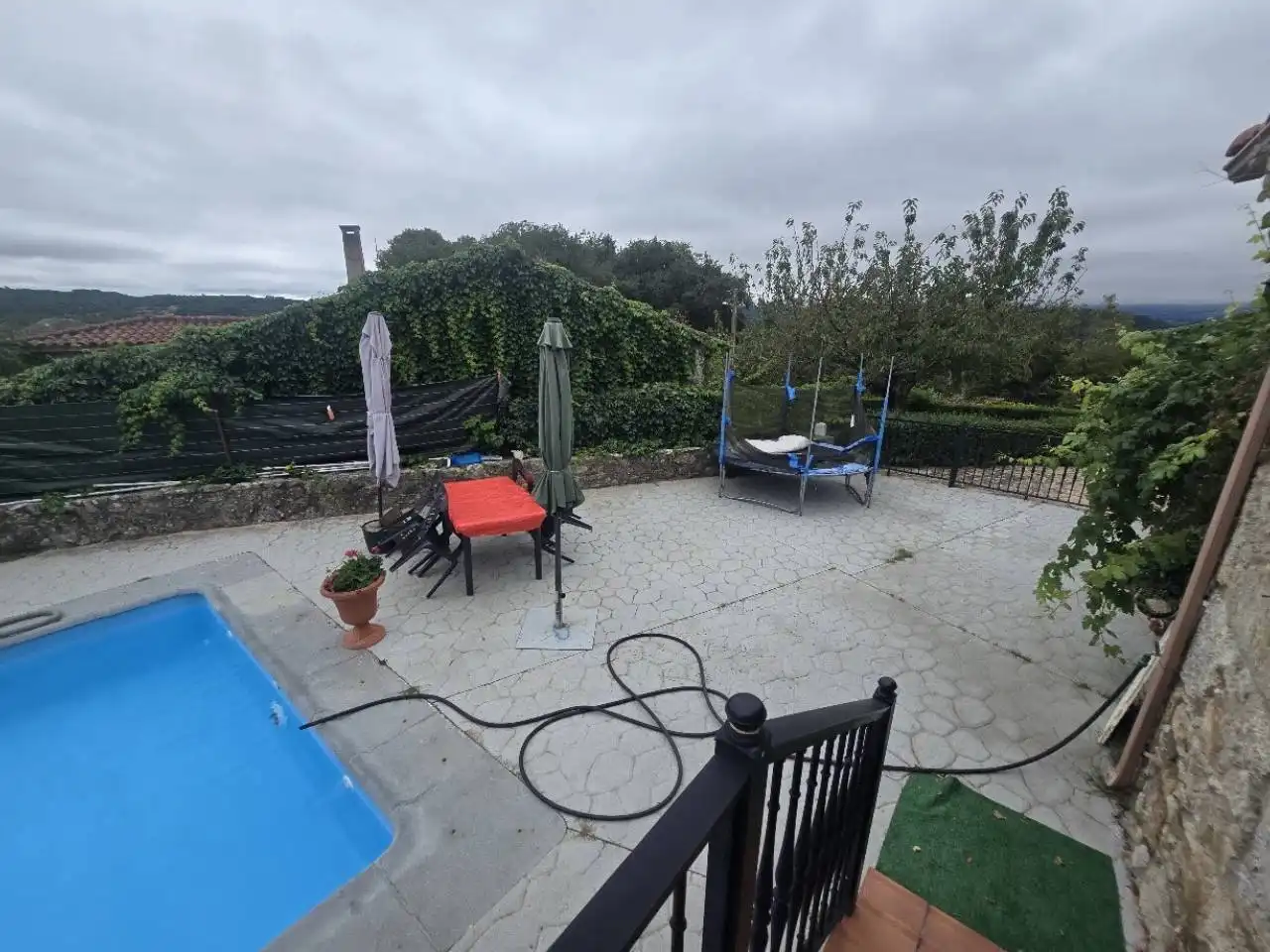 Schwimmbecken von Haus oder Chalet zum Verkauf in O Saviñao  mit Heizung, Privatgarten und Terrasse