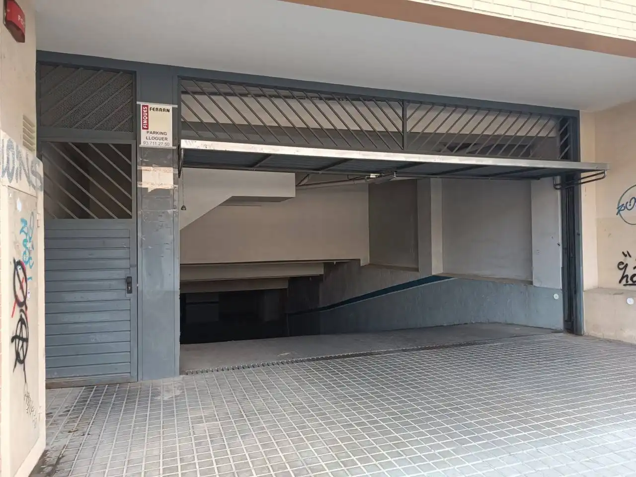 Parkplatz mit Aufzug zur Miete in Centre - Sant Oleguer