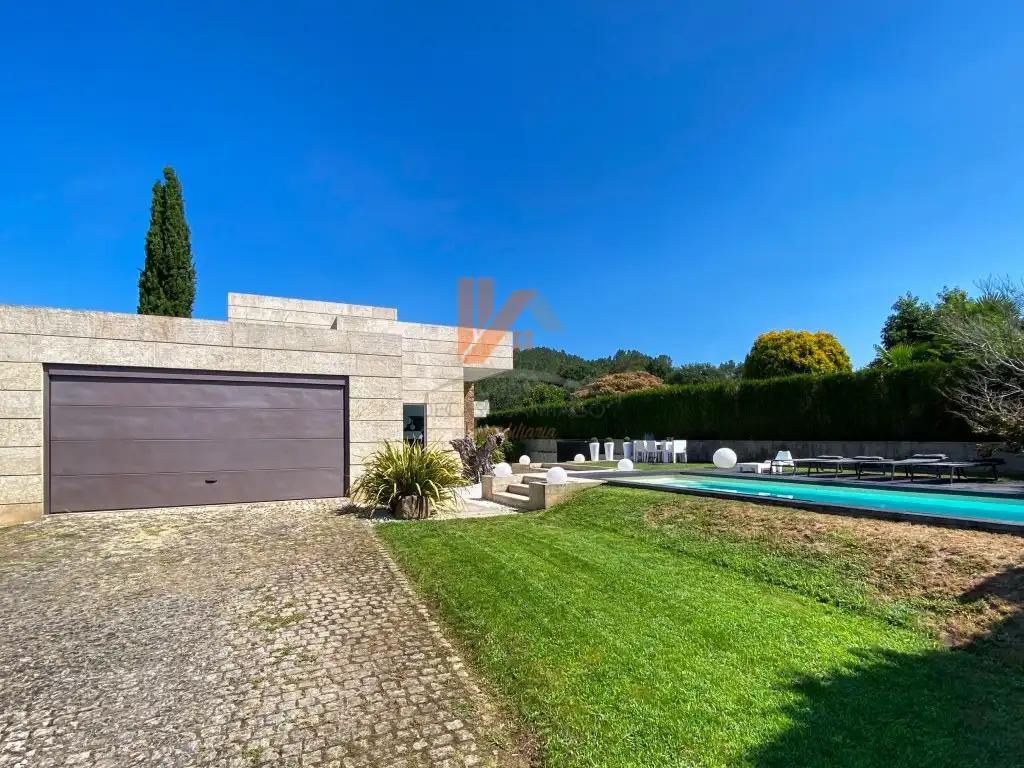 Vista exterior de Casa o chalet en venta en Ames con Jardín privado, Terraza y Piscina
