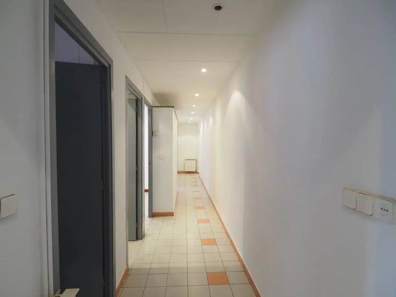Flat with terrace for sale in Avenida Sant Esteve, imagen 6