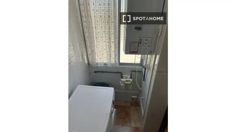 Habitación de Piso de alquiler en Madrid con Aire acondicionado, Calefacción y Amueblado