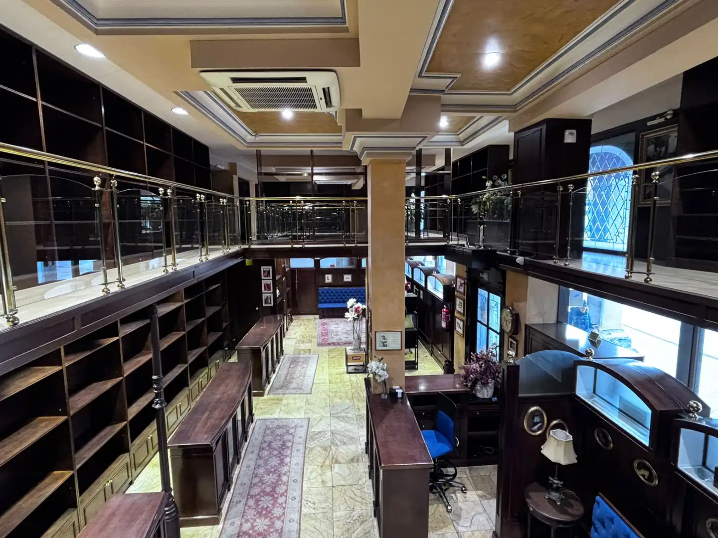 Commercial properties for rent in Burgos  with Air Conditioner, Heating and Furnished