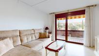 Living room of Flat to rent in  Granada Capital  with Air Conditioner and Community pool