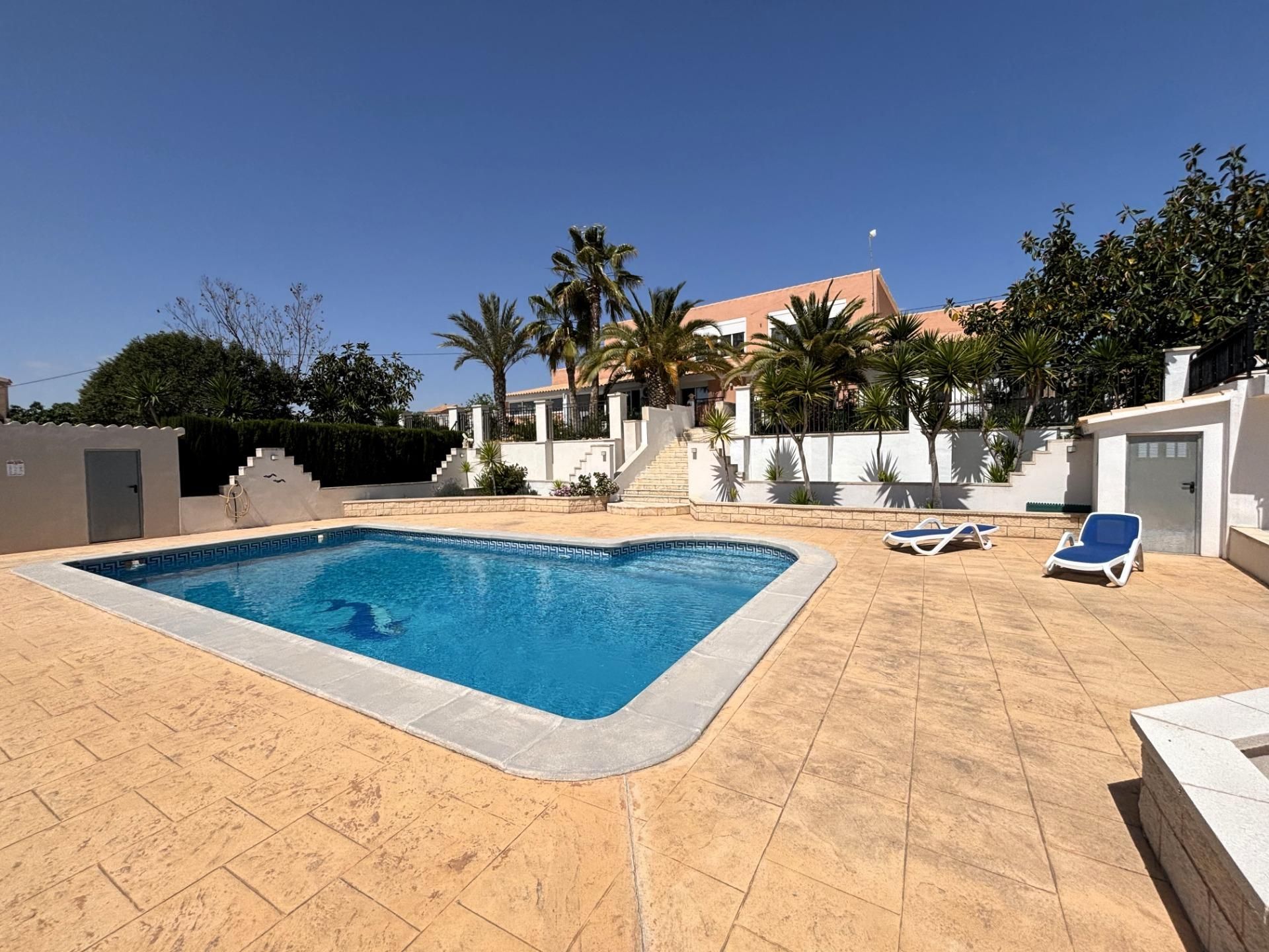 Swimming pool of House or chalet for sale in Alicante / Alacant  with Air Conditioner, Heating and Private garden