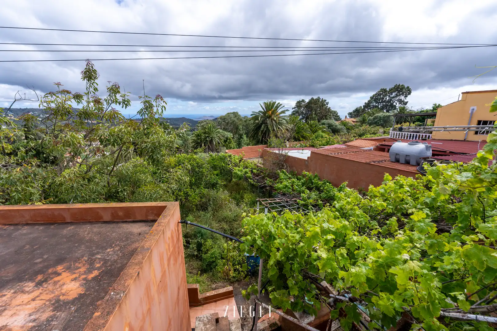 Vista exterior de Casa o xalet en venda en Santa Brígida amb Jardí privat, Terrassa i Balcó
