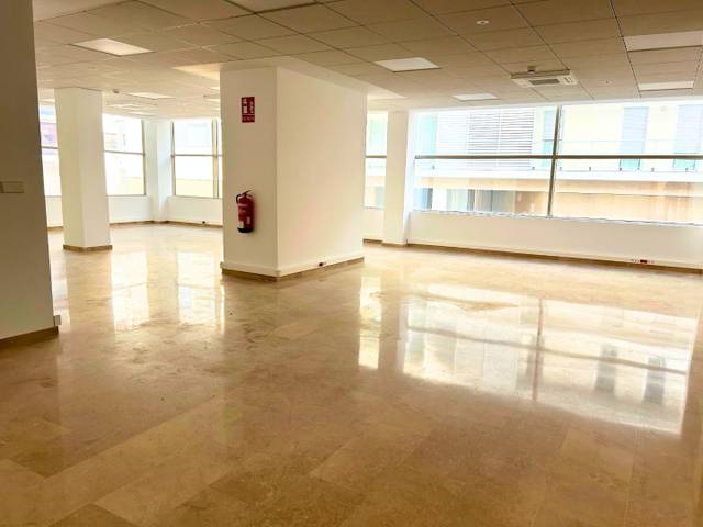 Oficina en Alquiler en Parc Central