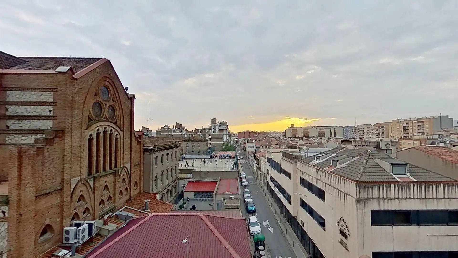 Vista exterior de Edificio en venta en Sabadell