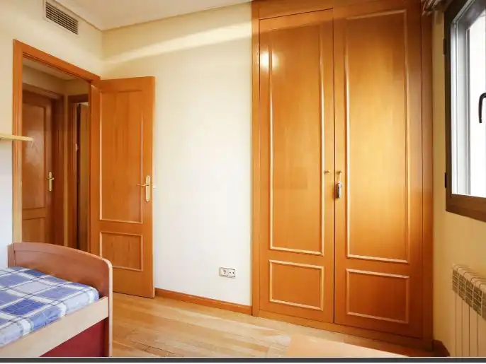 Schlafzimmer von Wohnung zur Miete in Madrid mit Klimaanlage, Heizung und Privatgarten