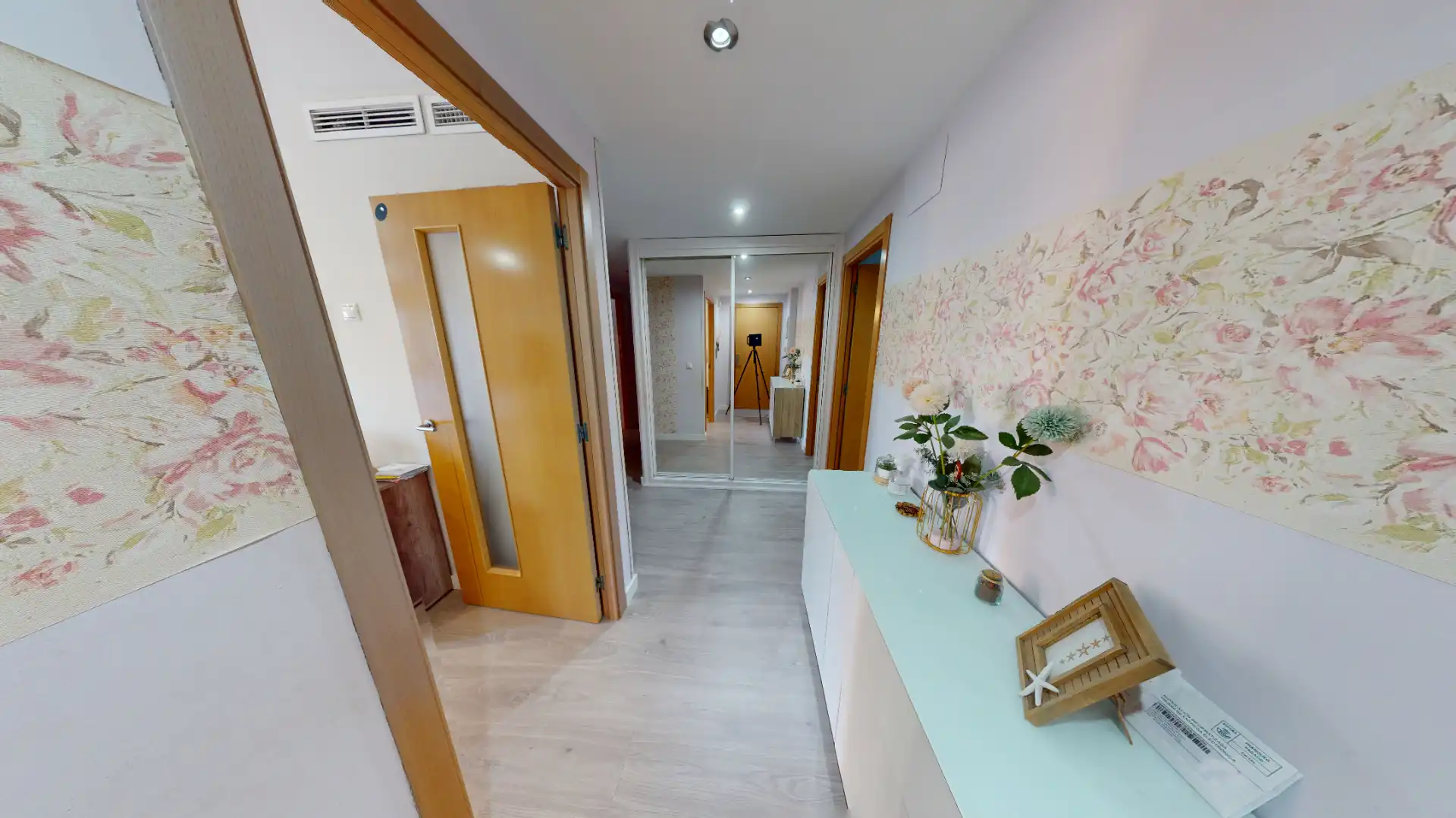 Flat for sale in Avenida 3 de Abril de 1979, Haygon - Universidad