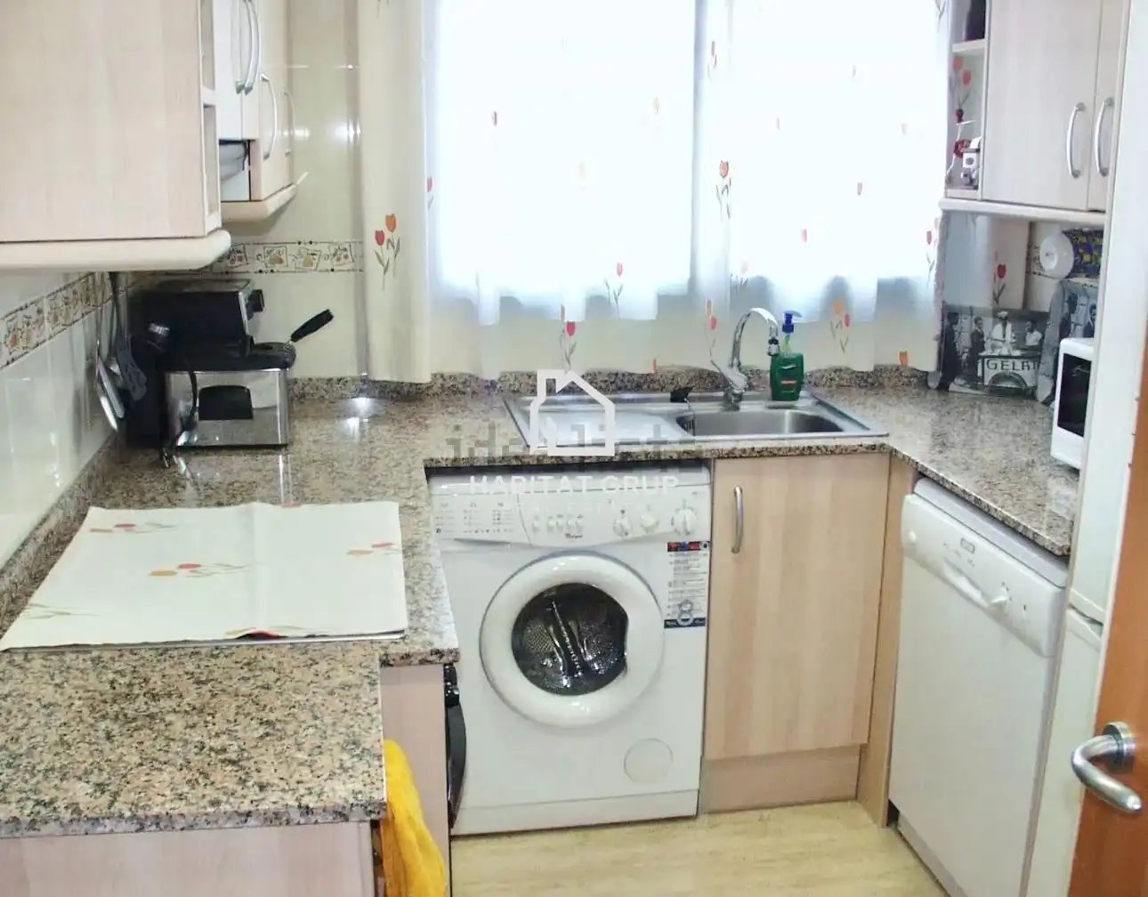 Cuina de Casa adosada en venda en L'Ampolla amb Aire condicionat, Calefacció i Jardí privat