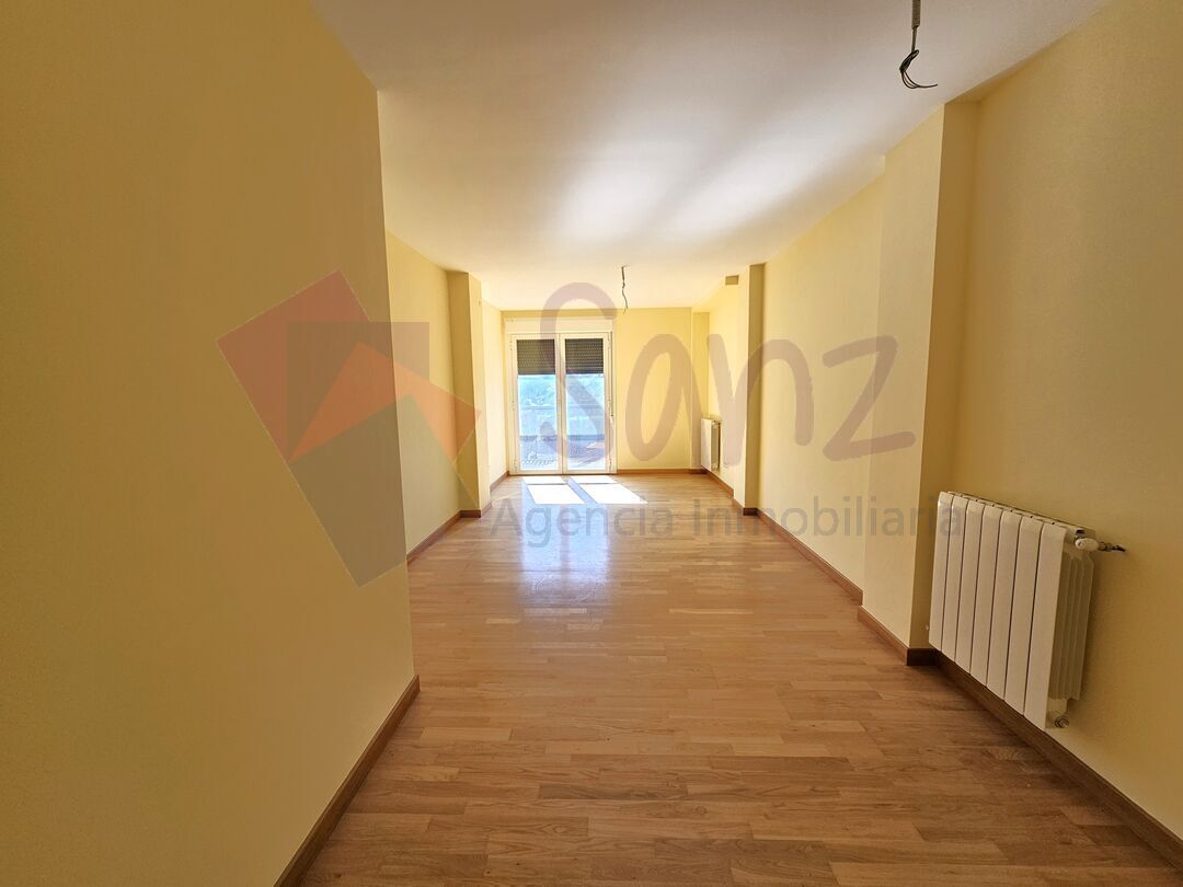 Piso en venta en Travesía Estrecha, Ribafrecha