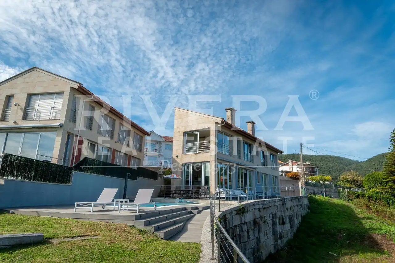 Vista exterior de Casa o chalet en venta en Poio con Calefacción, Jardín privado y Terraza