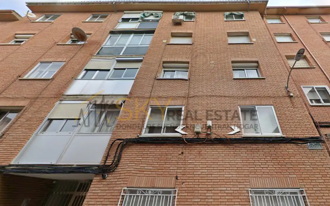 Vista exterior de Pis en venda en Guadalajara