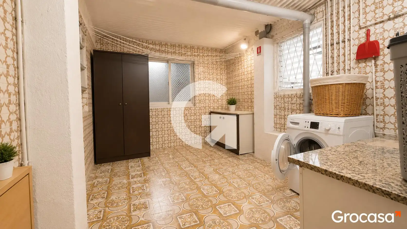 Flat for sale in L'Hospitalet de Llobregat  with Air Conditioner and Balcony