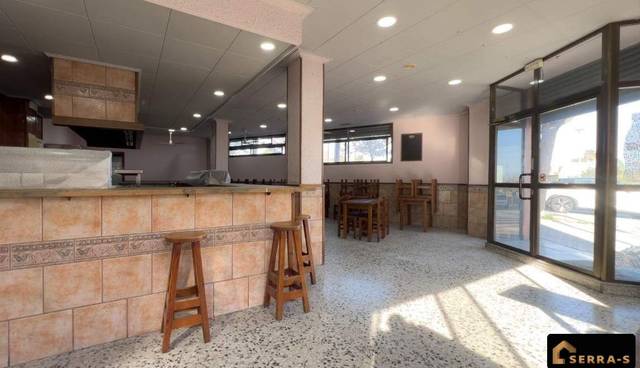 Local comercial en Venta en Ronda Cervantes en El Palau - Escorxador
