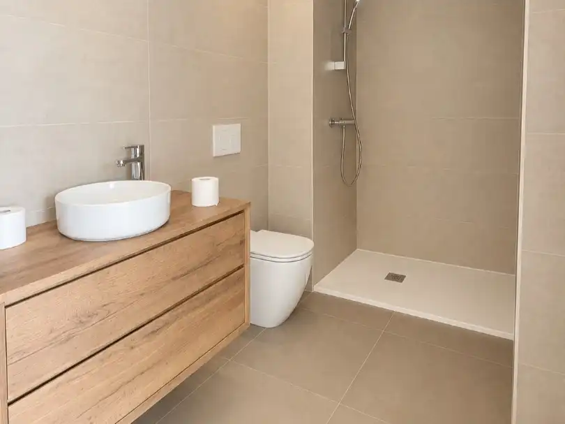 Baño de Piso en venta en Elche / Elx con Aire acondicionado, Calefacción y Terraza