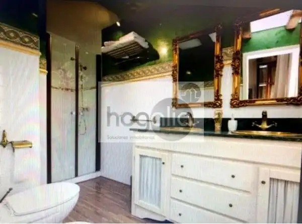 Baño de Dúplex de alquiler en Sevilla con Aire acondicionado, Terraza y Amueblado