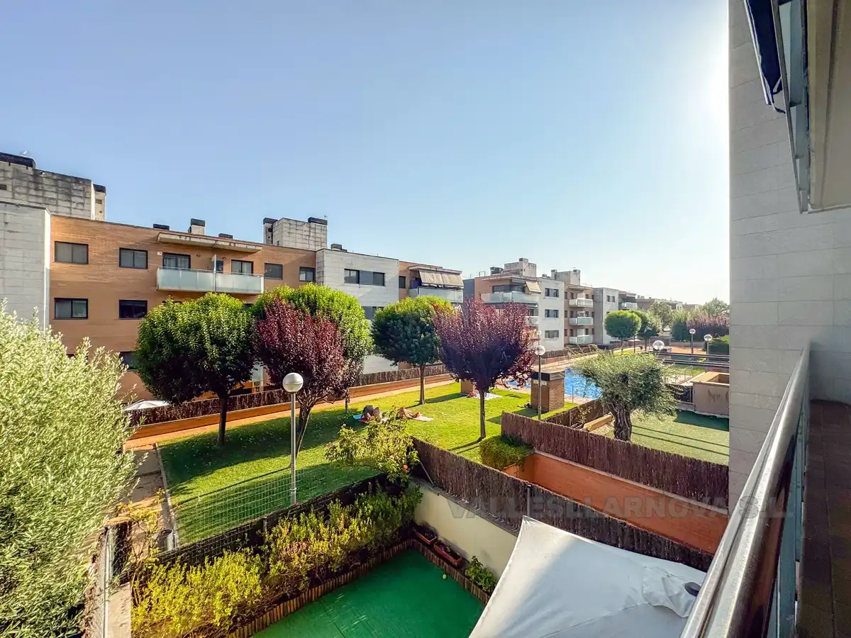 Terrassa de Pis en venda en Parets del Vallès amb Calefacció, Jardí privat i Parquet