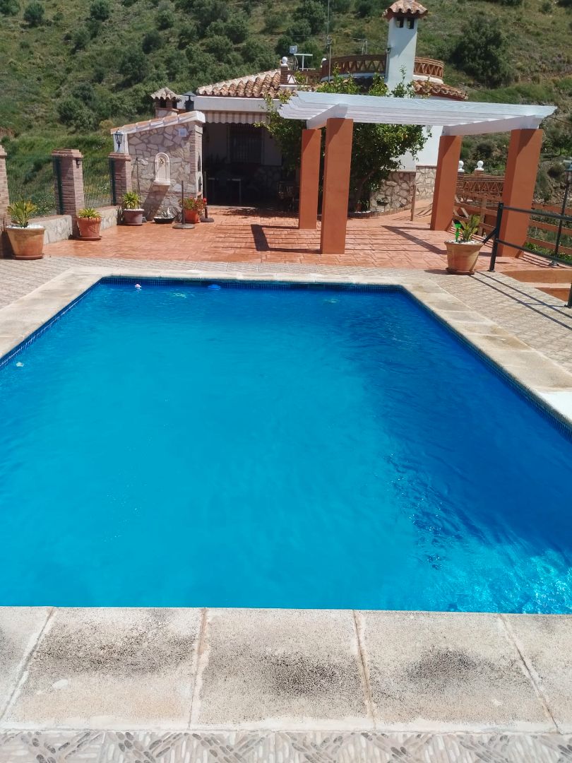 Piscina de Finca rústica de lloguer en Vélez-Málaga amb Calefacció, Jardí privat i Terrassa