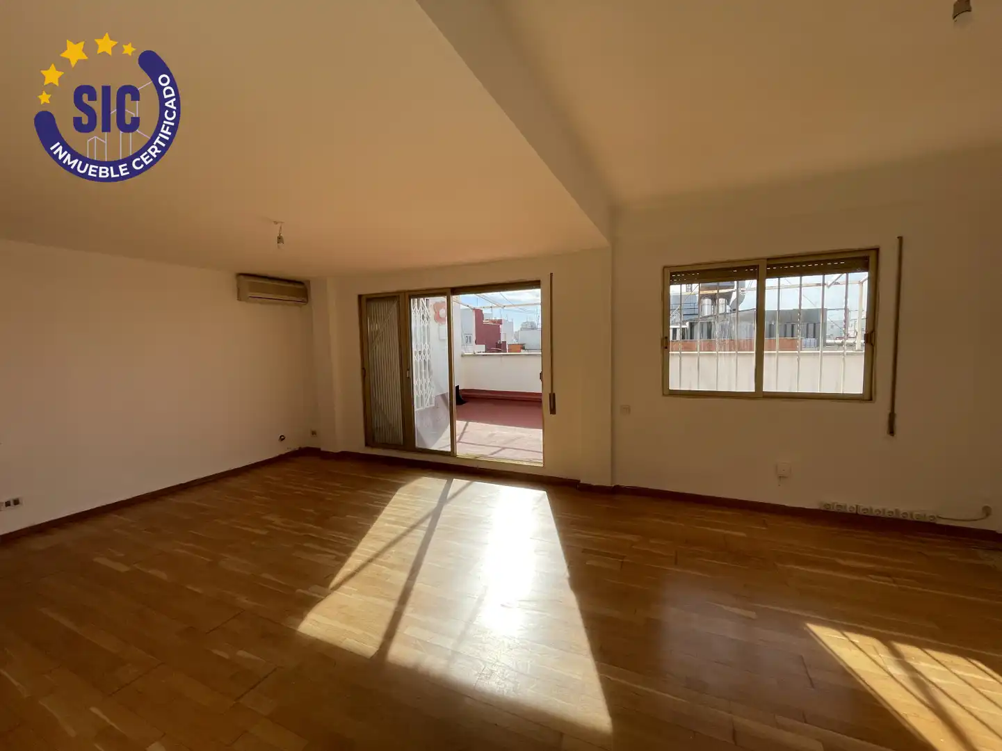 Sala d'estar de Àtic en venda en Valencia amb Aire condicionat, Calefacció i Parquet