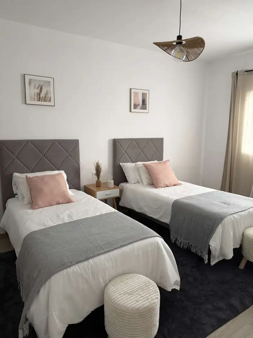 Habitación de Apartamento para compartir en Tinajo con Aire acondicionado, Terraza y Amueblado