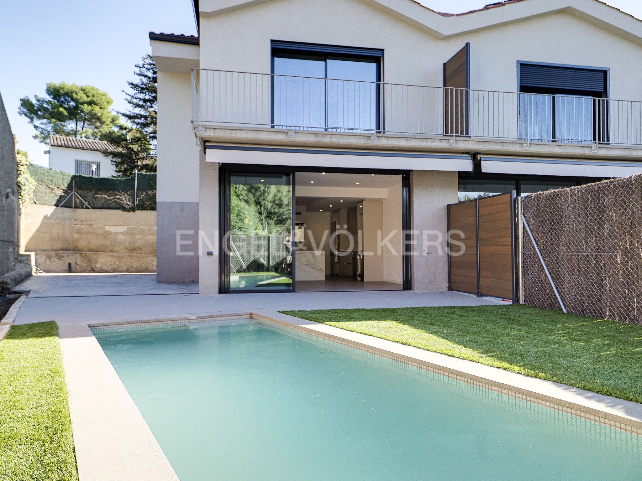 Swimming pool of House or chalet to rent in Terrassa  with Air Conditioner, Heating and Private garden