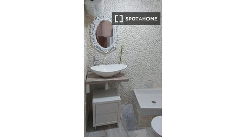 Foto 4 de Estudio para compartir en Alfalfa - Santa Cruz,  Sevilla Capital