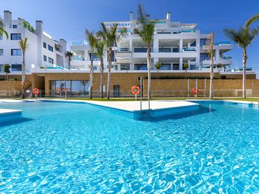 Apartamento con piscina en venta en El Faro de Calaburra - Chaparral