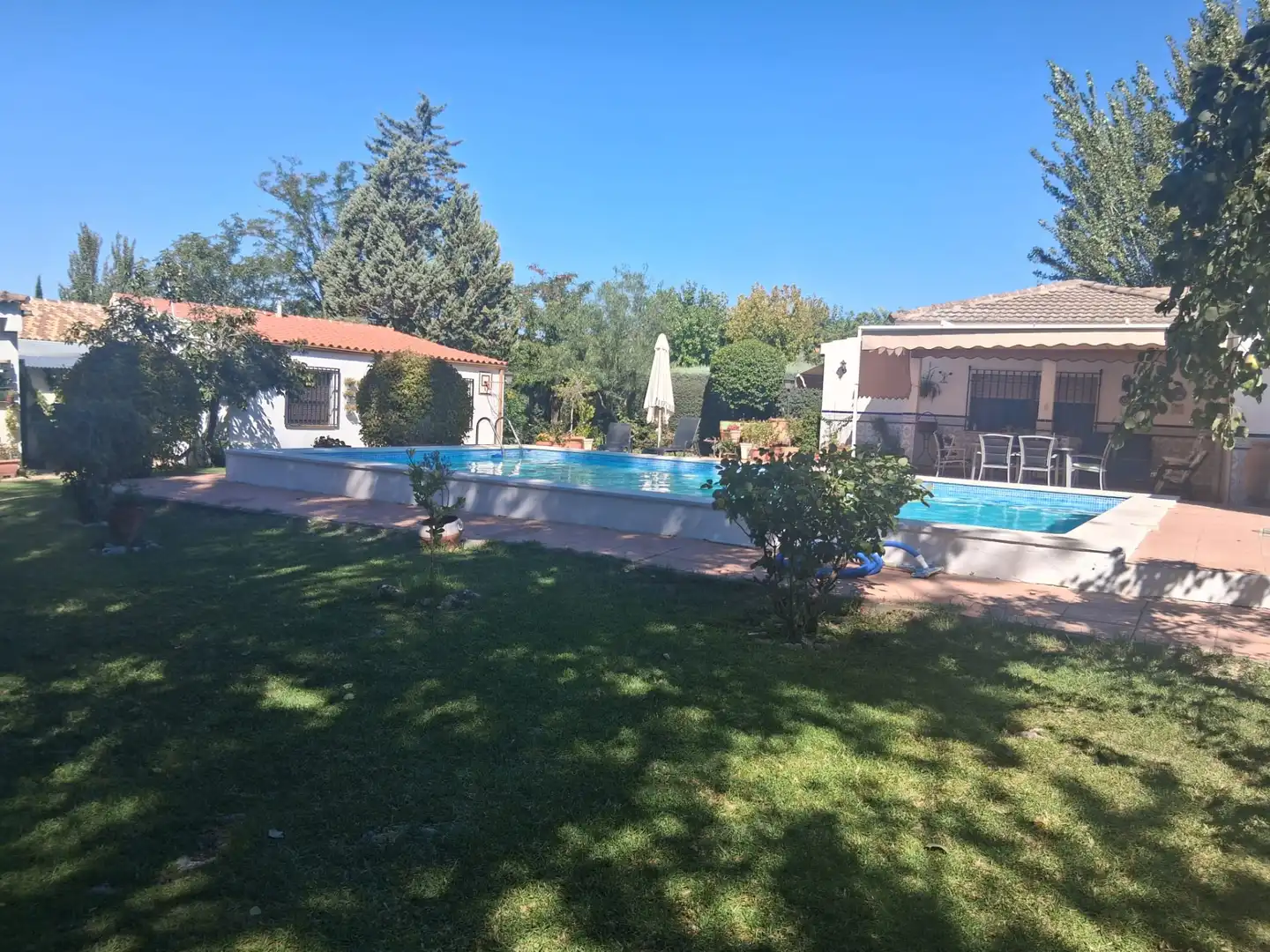 Detached house with garden for sale in Carretera