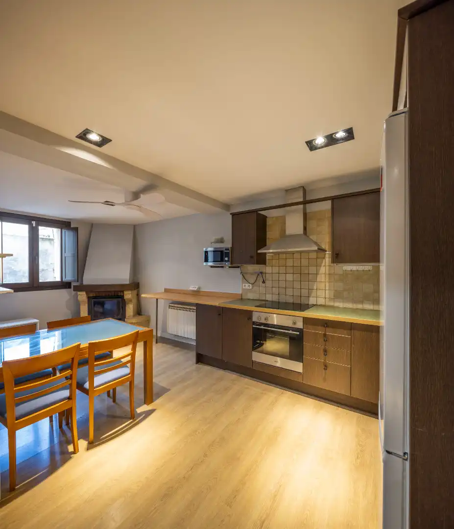 Cocina de Piso en venta en Berga con Calefacción, Amueblado y Horno